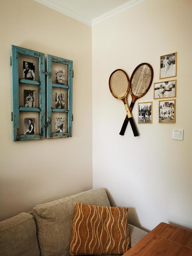Mrs. Columbo's Flat Boedapest